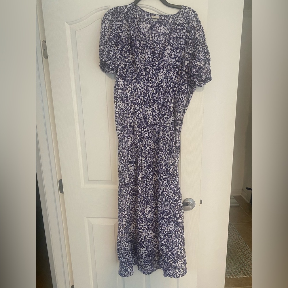 Women’s crepe puff short sleeve midi dress